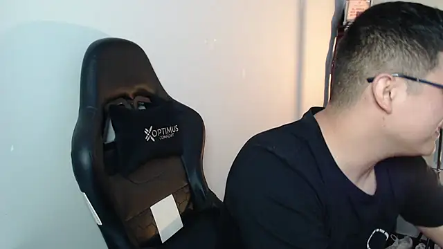 Plug Control online show from February 12, 2026, 6:36 pm