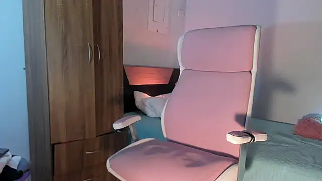 Carolinarossees online show from January 31, 2025, 11:13 pm