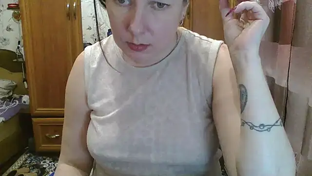 Snapshot of SophieNightAh chatting on February 2, 2025, 6:20 pm SophieNightAh online show from February 2, 2025, 6:20 pm