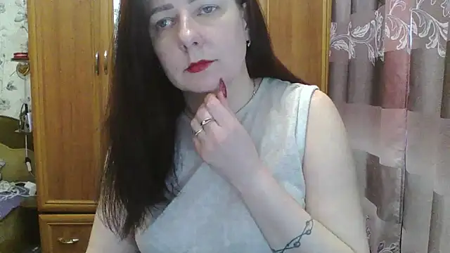 Snapshot of SophieNightAh chatting on February 3, 2025, 1:19 pm SophieNightAh online show from February 3, 2025, 1:19 pm