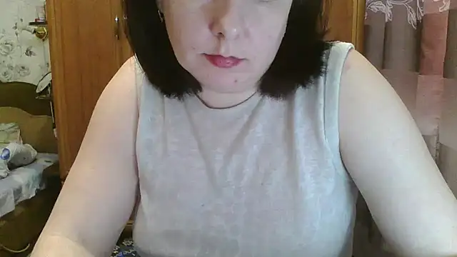 Snapshot of SophieNightAh chatting on February 27, 2025, 6:31 pm SophieNightAh online show from February 27, 2025, 6:31 pm