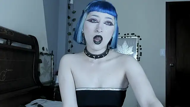 Snapshot of BlueBerry____ chatting on September 17, 2025, 8:32 pm BlueBerry online show from September 17, 2025, 8:32 pm