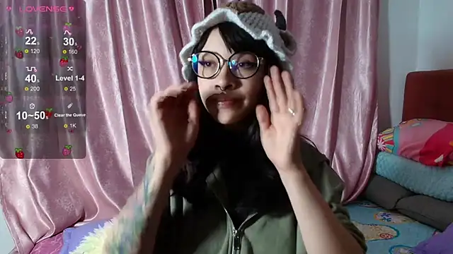 Snapshot of Marceline_0 chatting on February 4, 2025, 12:19 am Marceline 0 online show from February 4, 2025, 12:19 am