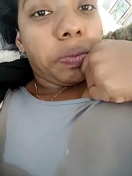lia mariana online show from April 25, 2026, 3:42 am