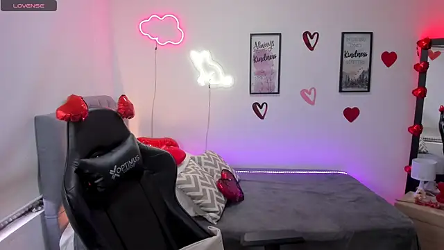 Amy joones online show from February 17, 2025, 1:21 pm