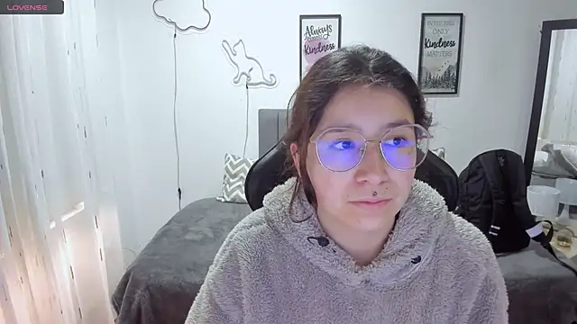 Amy joones online show from October 8, 2025, 12:14 pm