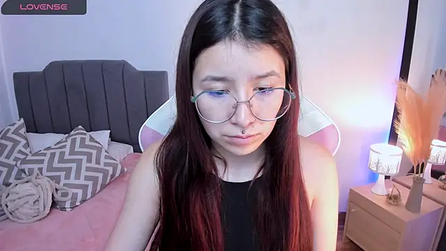 Amy joones online show from April 28, 2026, 11:37 am
