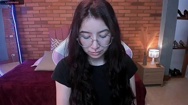 Snapshot of Amy_joones chatting on June 10, 2026, 11:42 am Amy joones online show from June 10, 2026, 11:42 am