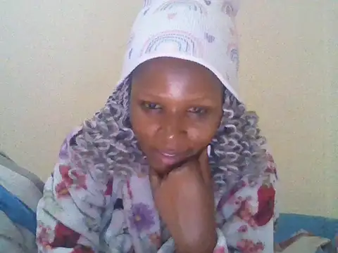 Snapshot of CharlotteDee chatting on October 31, 2025, 7:48 pm CharlotteDee online show from October 31, 2025, 7:48 pm