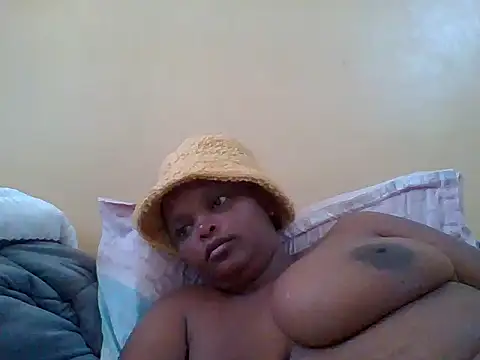 Snapshot of Sexxy-Shie chatting on February 11, 2025, 9:42 am Sexxy-Shie online show from February 11, 2025, 9:42 am