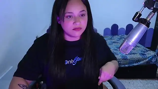 Luciernaga18 online show from June 30, 2026, 2:12 am