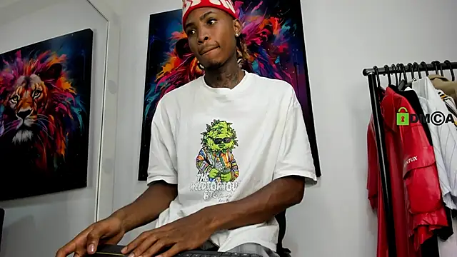 Snapshot of Pantera_black_21 chatting on December 11, 2024, 12:02 am Pantera black 21 online show from December 11, 2024, 12:02 am