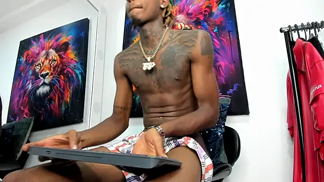 Snapshot of Pantera_black_21 chatting on December 14, 2024, 8:02 am Pantera black 21 online show from December 14, 2024, 8:02 am