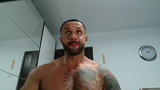 Magnificmuscles89 online show from April 13, 2026, 10:59 pm