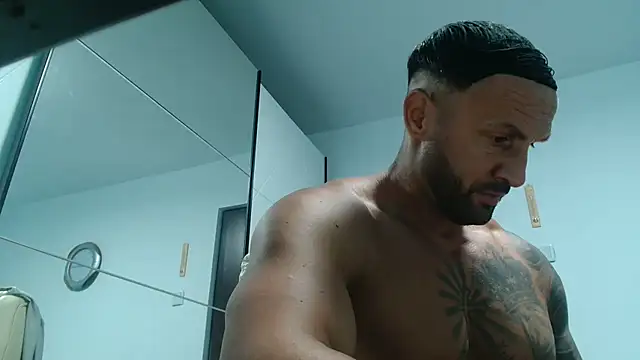 Snapshot of Magnificmuscles89 chatting on May 19, 2026, 11:16 am Magnificmuscles89 online show from May 19, 2026, 11:16 am