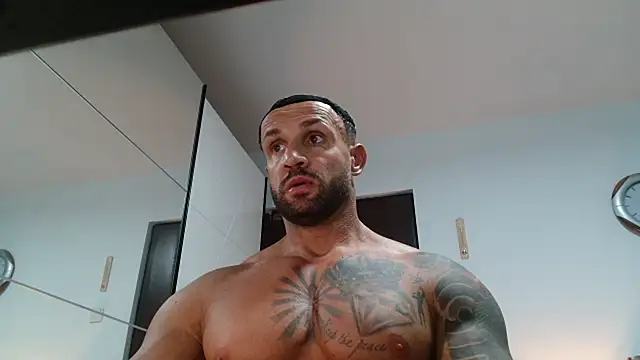 Snapshot of Magnificmuscles89 chatting on May 21, 2026, 4:03 pm Magnificmuscles89 online show from May 21, 2026, 4:03 pm