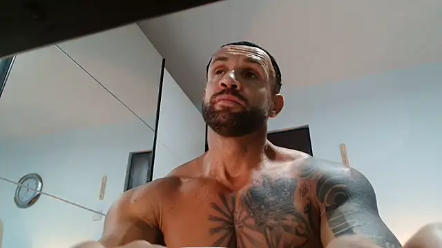 Snapshot of Magnificmuscles89 chatting on May 24, 2026, 9:25 am Magnificmuscles89 online show from May 24, 2026, 9:25 am