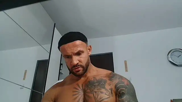 Snapshot of Magnificmuscles89 chatting on May 27, 2026, 10:51 pm Magnificmuscles89 online show from May 27, 2026, 10:51 pm