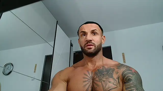 Snapshot of Magnificmuscles89 chatting on May 31, 2026, 8:21 pm Magnificmuscles89 online show from May 31, 2026, 8:21 pm