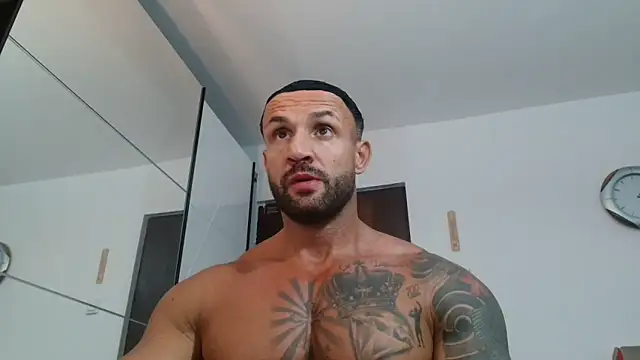 Snapshot of Magnificmuscles89 chatting on June 3, 2026, 10:26 pm Magnificmuscles89 online show from June 3, 2026, 10:26 pm