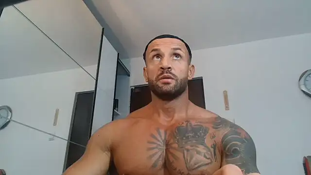 Snapshot of Magnificmuscles89 chatting on June 11, 2026, 10:19 pm Magnificmuscles89 online show from June 11, 2026, 10:19 pm