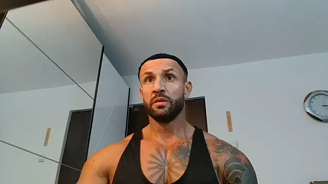 Snapshot of Magnificmuscles89 chatting on June 21, 2026, 12:24 am Magnificmuscles89 online show from June 21, 2026, 12:24 am