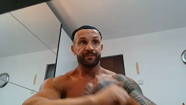 Snapshot of Magnificmuscles89 chatting on July 6, 2026, 7:49 pm Magnificmuscles89 online show from July 6, 2026, 7:49 pm