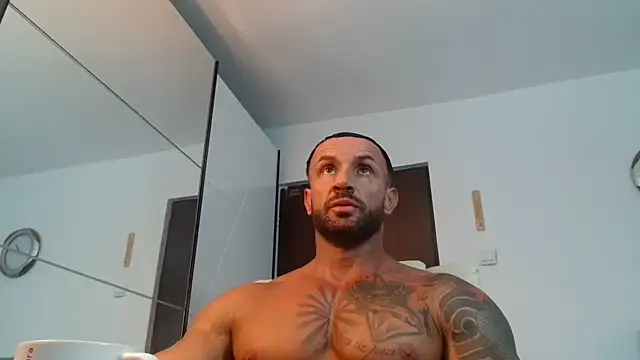 Snapshot of Magnificmuscles89 chatting on July 16, 2026, 10:32 am Magnificmuscles89 online show from July 16, 2026, 10:32 am