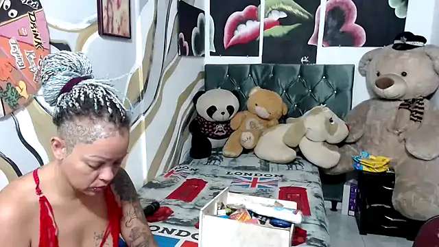 Snapshot of manzanahot9 chatting on September 21, 2025, 11:23 am manzanahot9 online show from September 21, 2025, 11:23 am