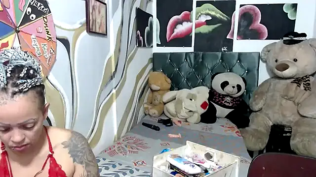 Snapshot of manzanahot9 chatting on October 23, 2025, 8:40 pm manzanahot9 online show from October 23, 2025, 8:40 pm