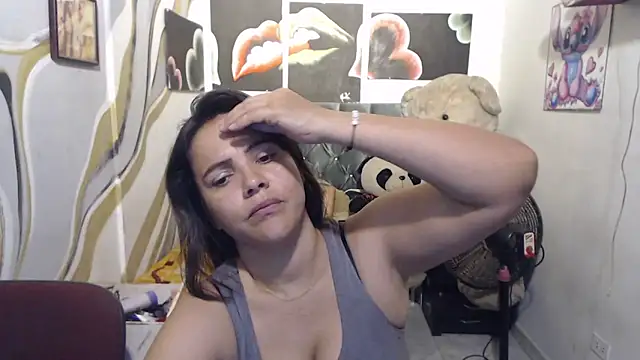 Snapshot of manzanahot9 chatting on November 25, 2025, 5:35 pm manzanahot9 online show from November 25, 2025, 5:35 pm