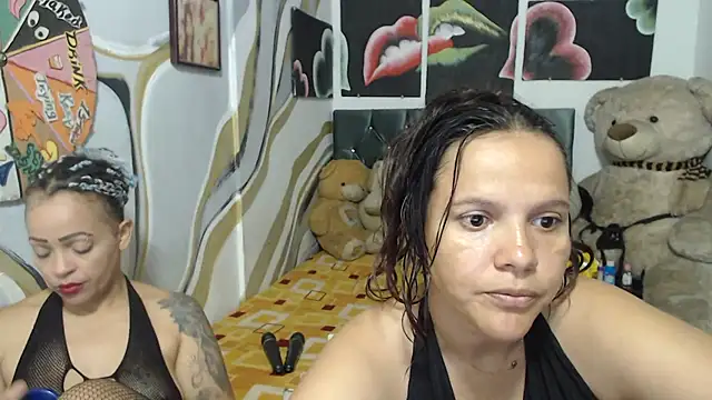 Snapshot of manzanahot9 chatting on December 4, 2025, 8:06 pm manzanahot9 online show from December 4, 2025, 8:06 pm