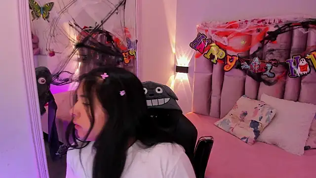 Snapshot of NikyBrookss chatting on October 18, 2025, 9:43 am NikyBrookss online show from October 18, 2025, 9:43 am