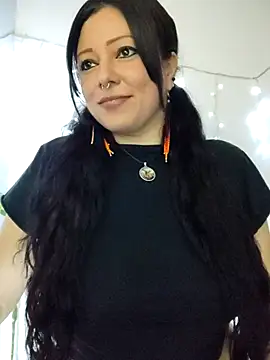 kristal ktl online show from December 15, 2025, 1:10 am