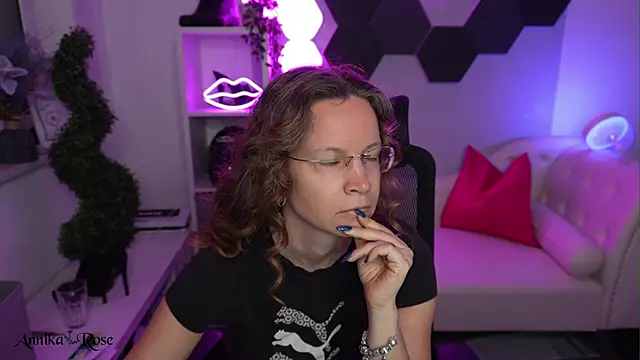 AnnikaRose online show from February 10, 2026, 6:50 am