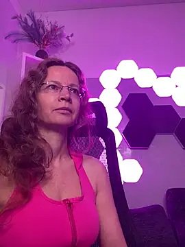 AnnikaRose online show from April 29, 2026, 6:17 am