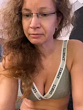 Snapshot of AnnikaRose chatting on June 13, 2026, 3:15 am AnnikaRose online show from June 13, 2026, 3:15 am