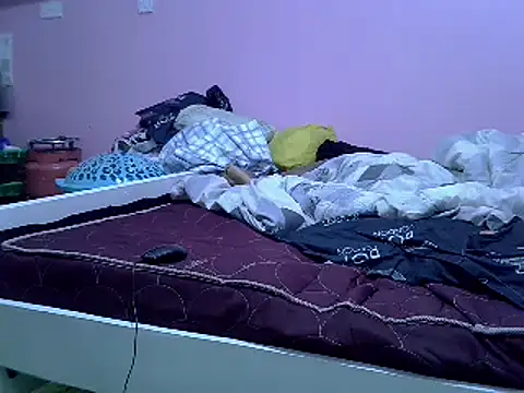 Snapshot of sweet_vine chatting on December 9, 2024, 7:18 pm sweet vine online show from December 9, 2024, 7:18 pm