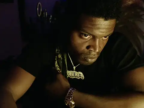 elnigga21 online show from April 15, 2026, 8:31 pm