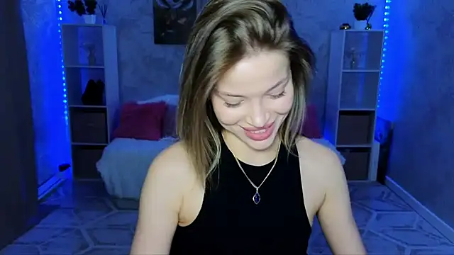 Snapshot of EmmyMills chatting on August 5, 2026, 9:06 pm EmmyMills online show from August 5, 2026, 9:06 pm