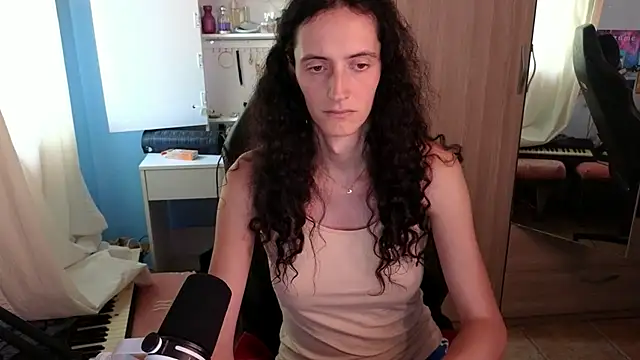 MemiKouki online show from June 27, 2026, 6:13 pm
