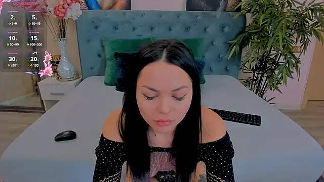 Snapshot of MichelleReys chatting on February 13, 2025, 12:24 am MichelleReys online show from February 13, 2025, 12:24 am