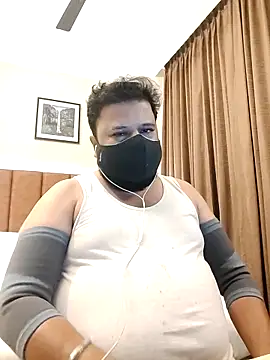 Snapshot of Hunk-Hand6 chatting on November 11, 2025, 11:54 am Hunk-Hand6 online show from November 11, 2025, 11:54 am