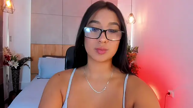 Snapshot of BellaHarllow chatting on June 24, 2026, 8:08 pm BellaHarllow online show from June 24, 2026, 8:08 pm