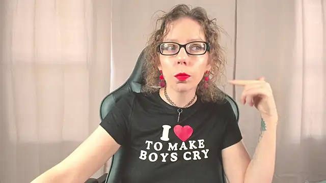 Snapshot of SaraDesirexo chatting on October 2, 2025, 12:34 pm SaraDesirexo online show from October 2, 2025, 12:34 pm