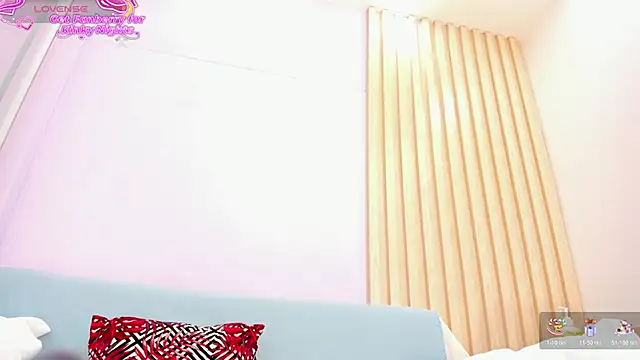 Snapshot of Kathaleiya_Ozz chatting on May 14, 2026, 8:37 pm Kathaleiya Ozz online show from May 14, 2026, 8:37 pm