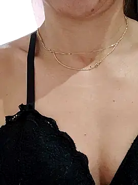 melissa 35  online show from November 7, 2025, 12:38 pm