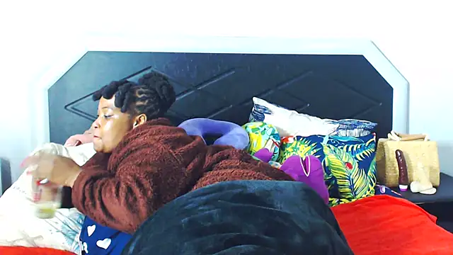 Snapshot of Bulkyyass chatting on June 30, 2026, 5:52 am Bulkyyass online show from June 30, 2026, 5:52 am