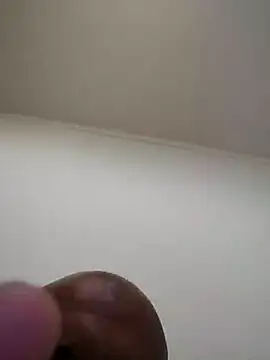 morenosouza099 online show from July 3, 2026, 10:27 pm