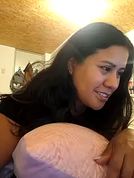 Snapshot of KasiaVenus_ chatting on January 8, 2025, 4:12 am KasiaVenus online show from January 8, 2025, 4:12 am